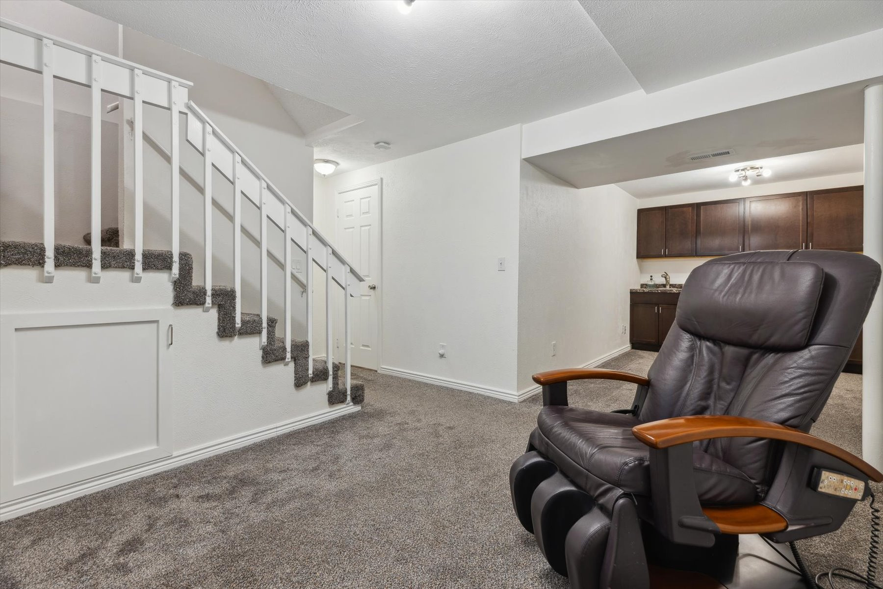 Basement family room ith TV and Mount included