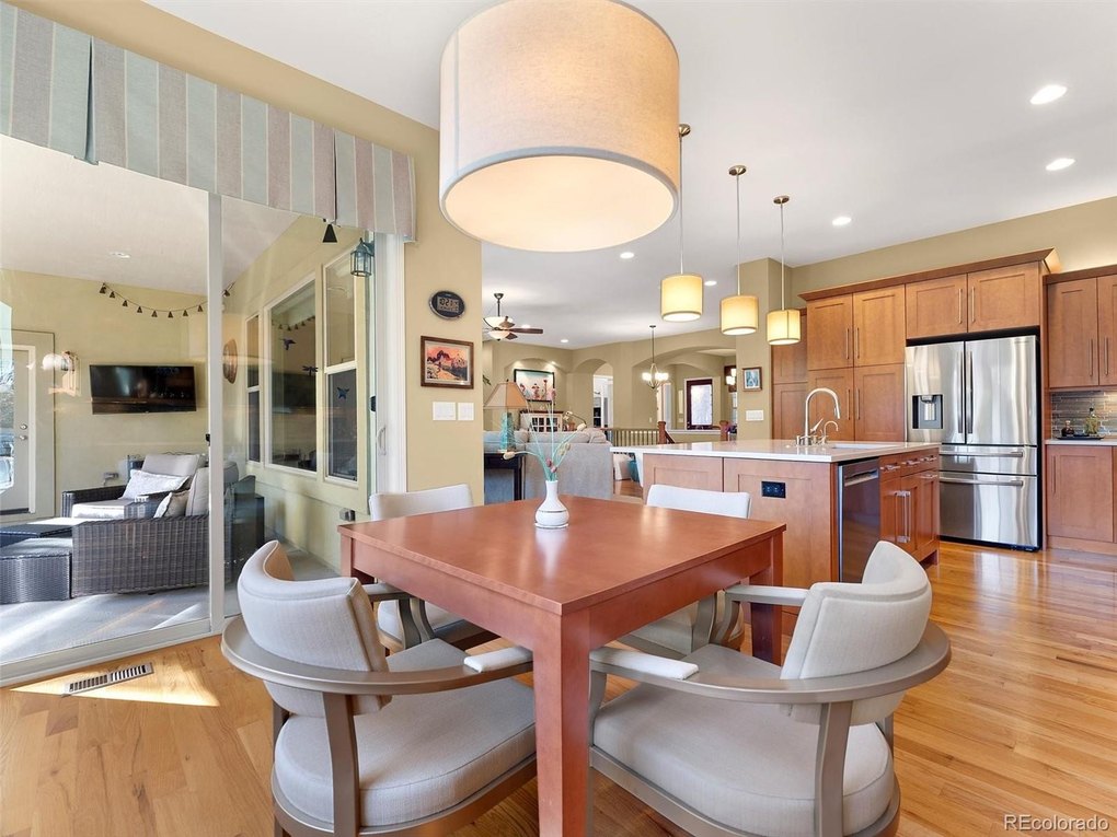 Breakfast nook looking out to the beautiful yard