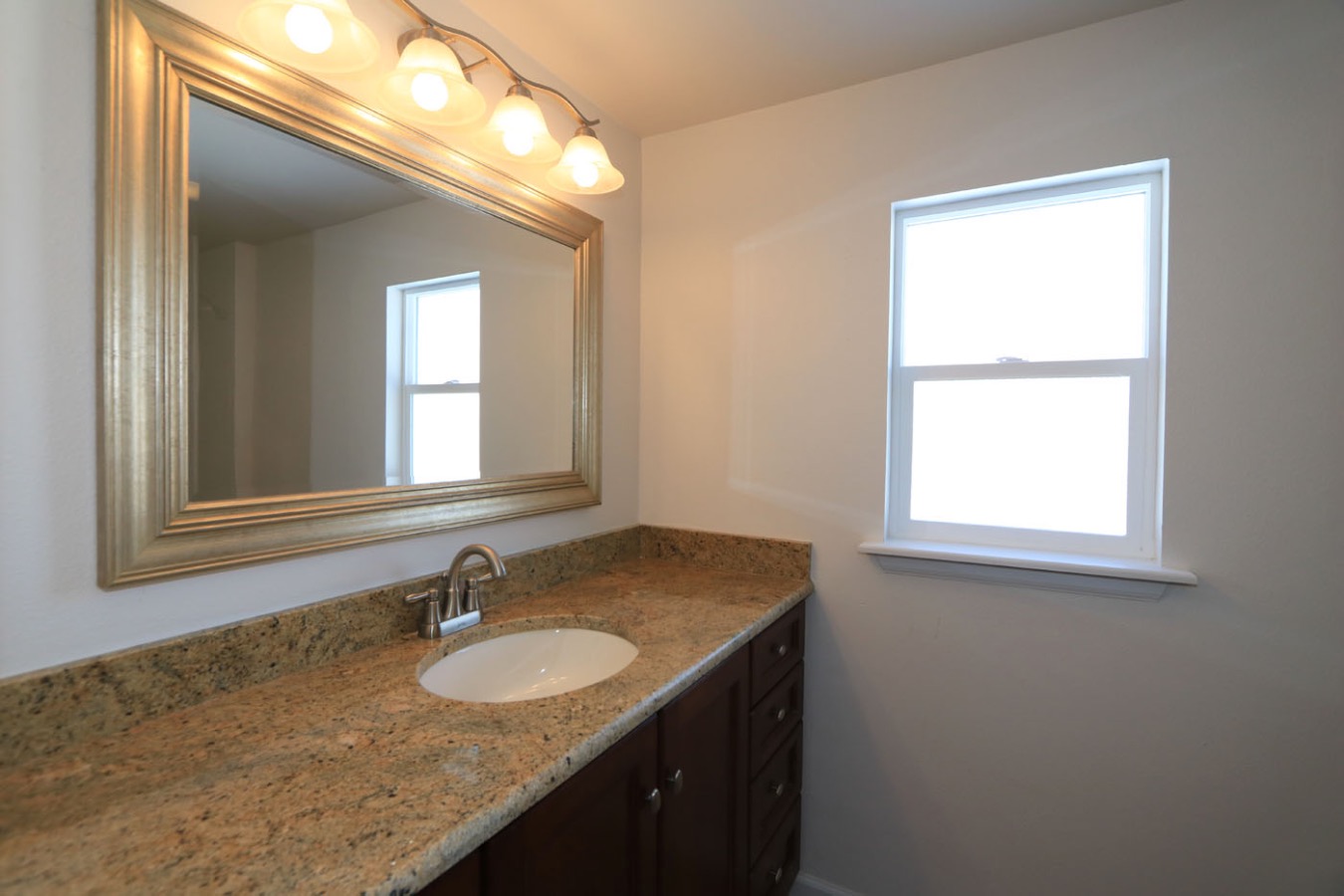 Upper FULL bath!