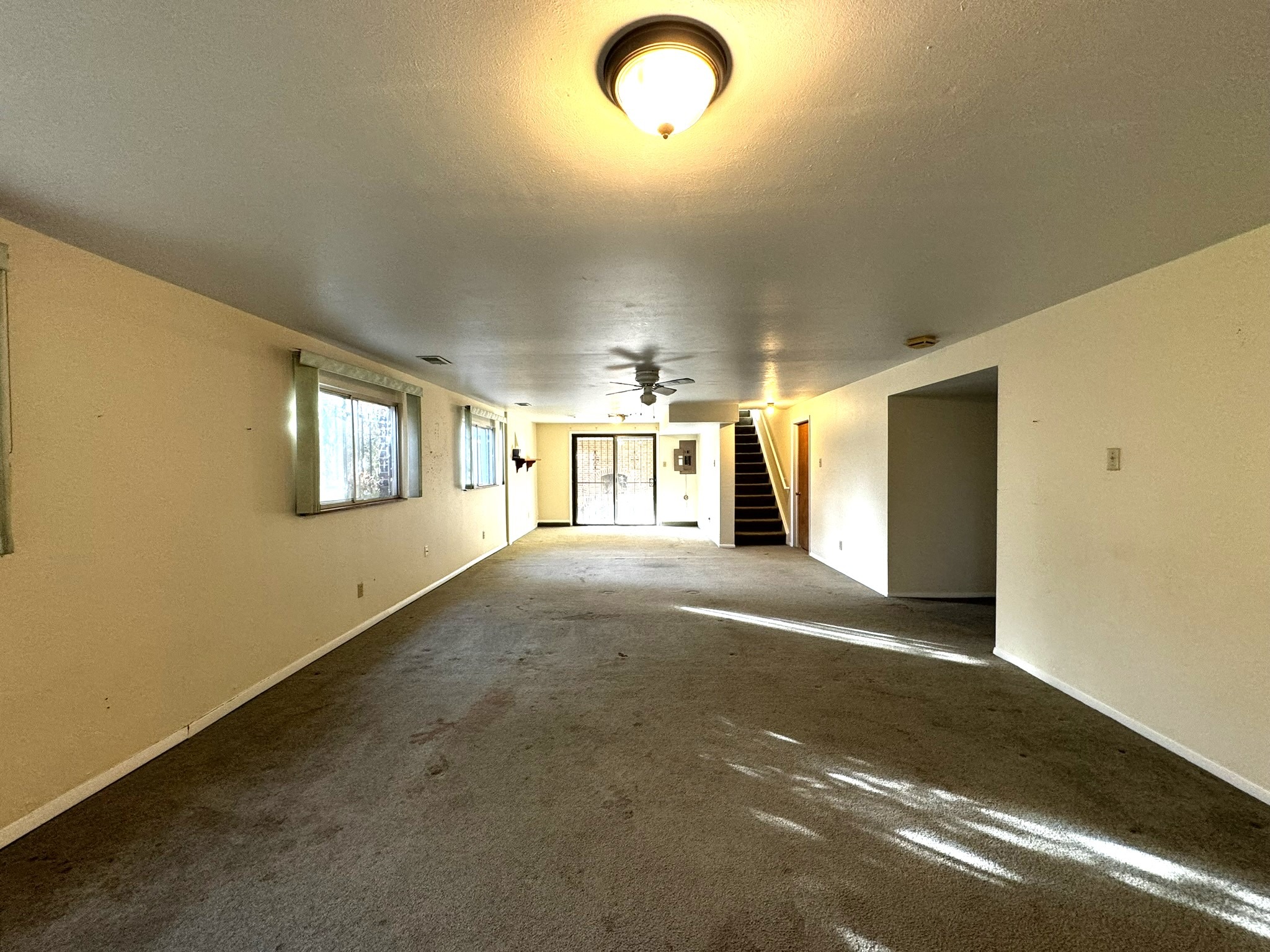 Huge Bonus Room with Walk Out to Patio