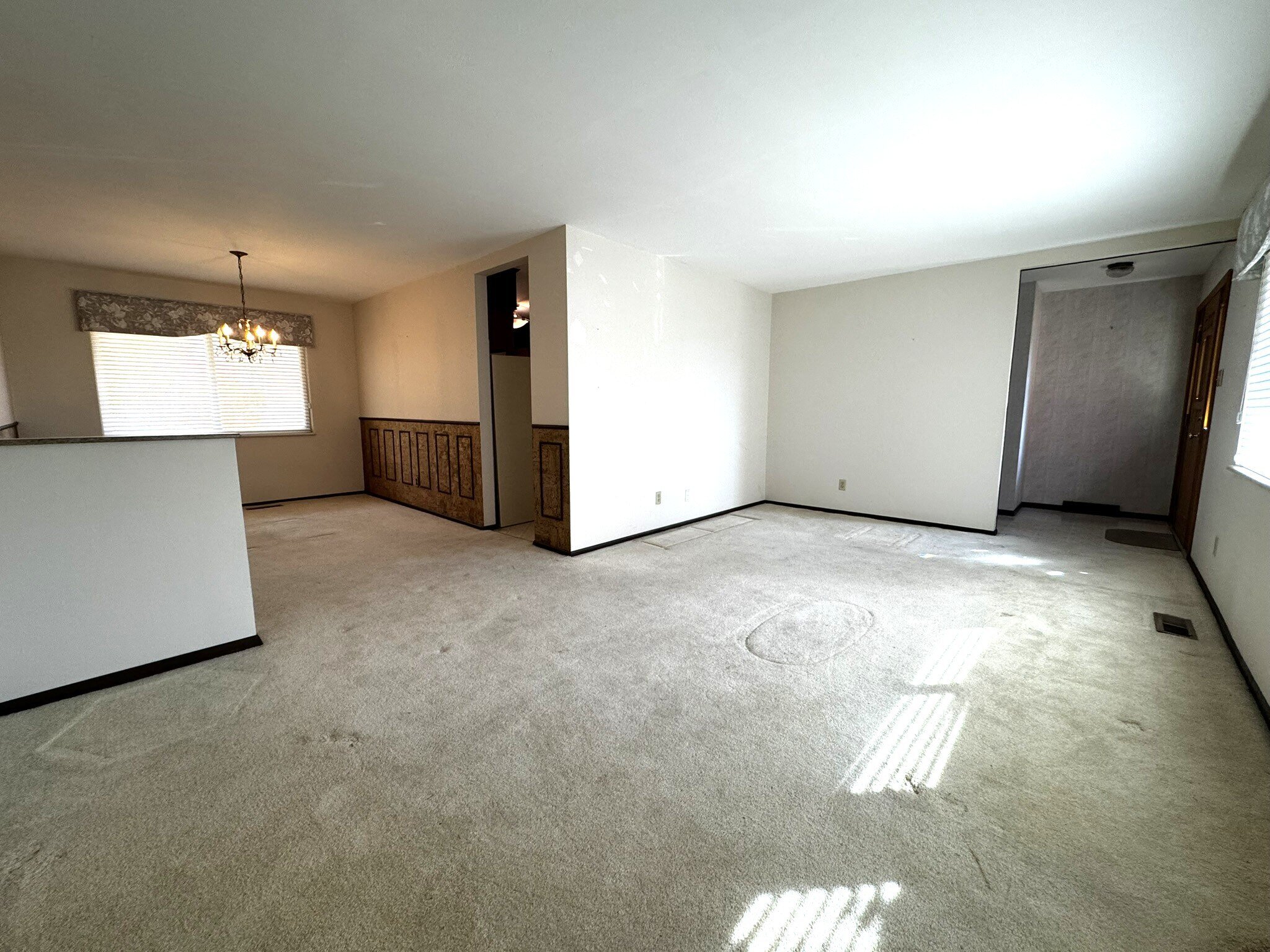 Large Bright Living Room