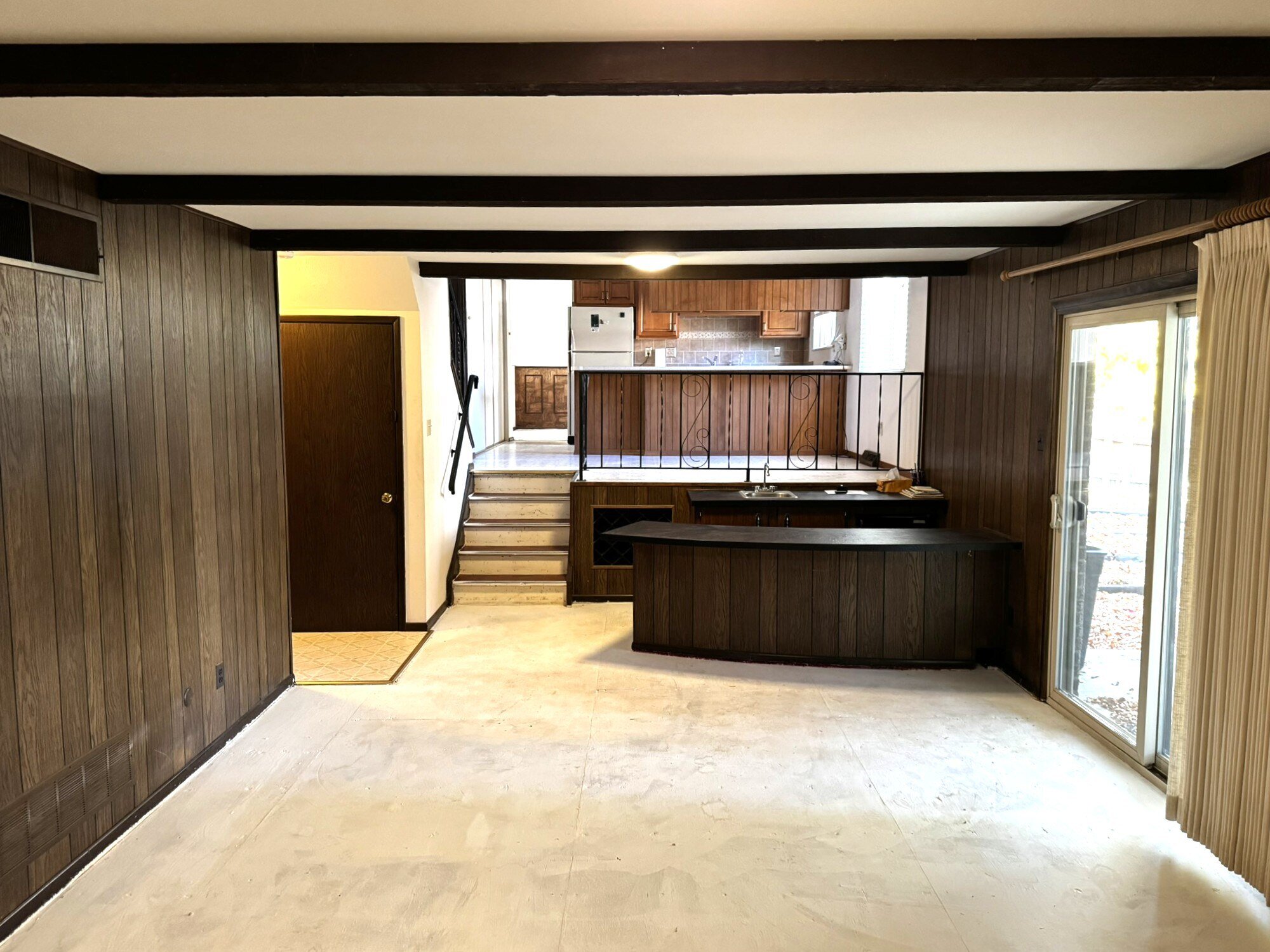 Built-In Counter Wet Bar
