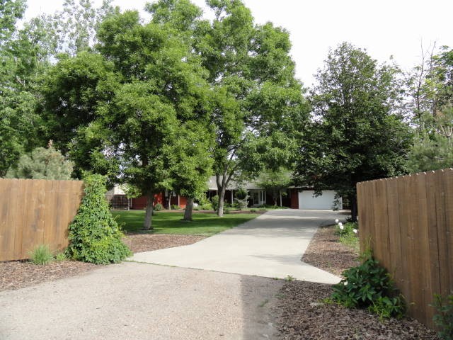 Long entry driveway into the property gives you lots of privacy!