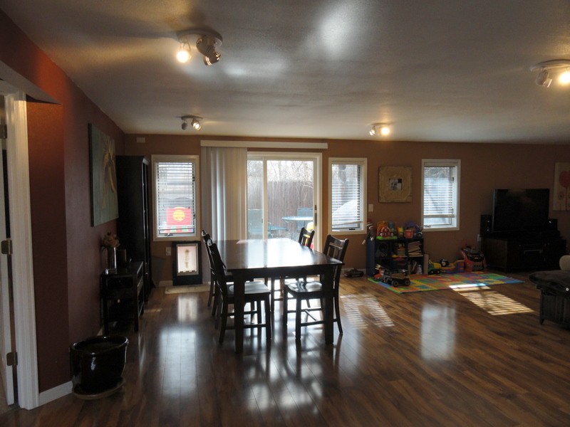 Sliding doors to back patio make entertaining easy!