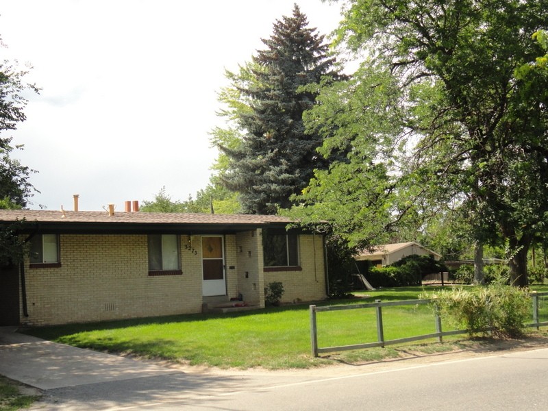 Front view of the 2 bedroom that faces Pierce!