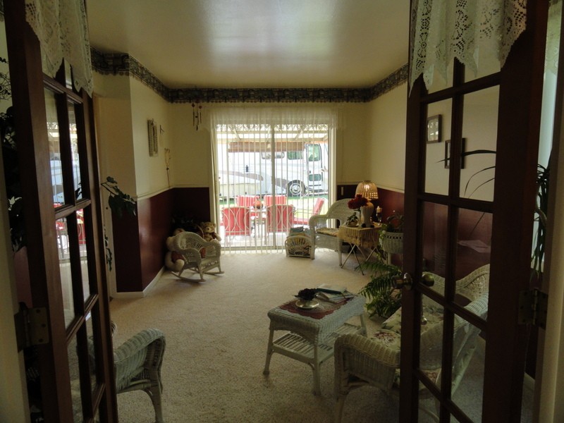This can be used as a formal dining or a front parlor!