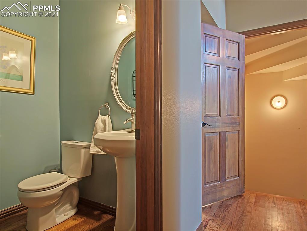 1/2 bathroom