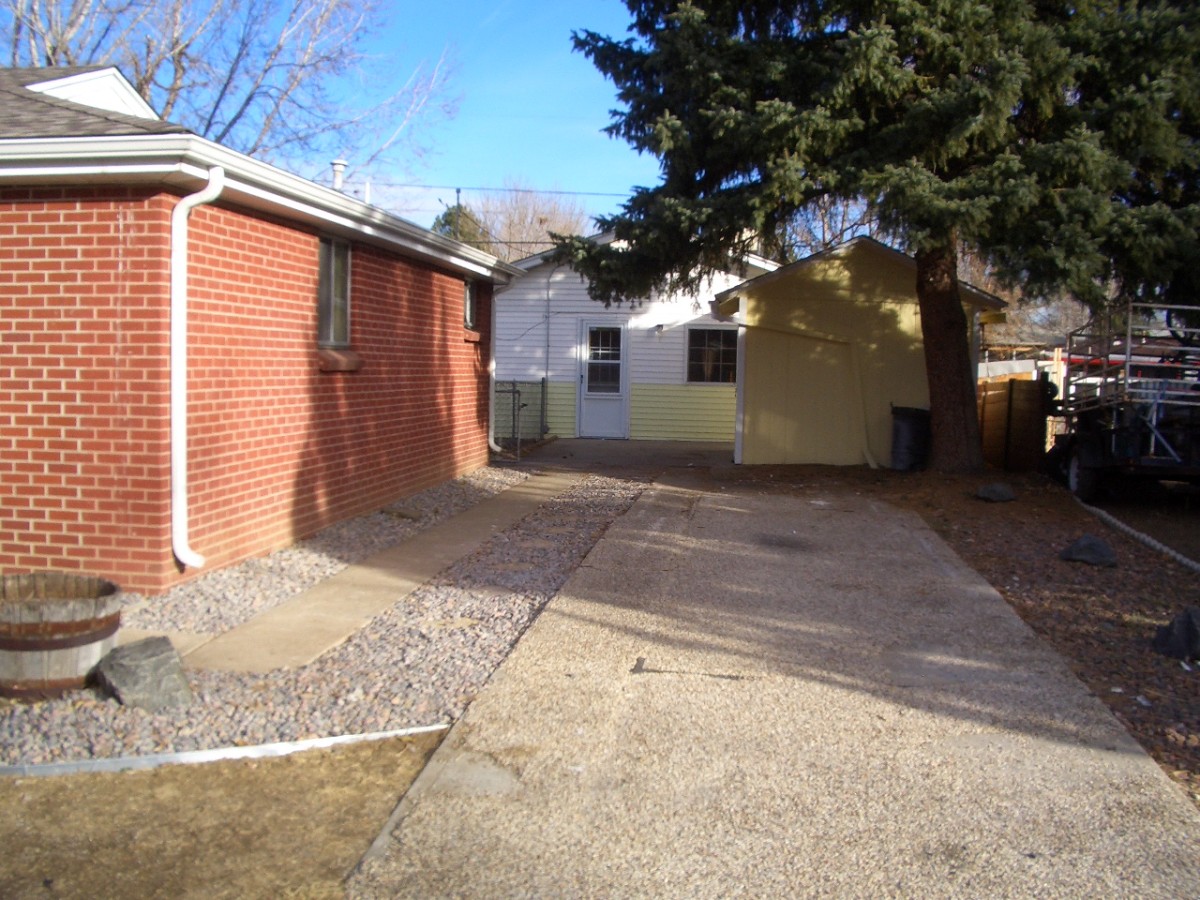 Off Street Parking or easy mancave conversion to OS 2 cargar