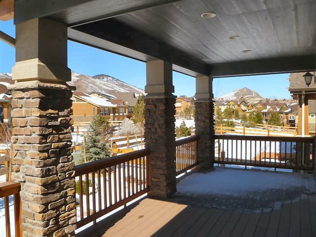 Mountain Views Abound