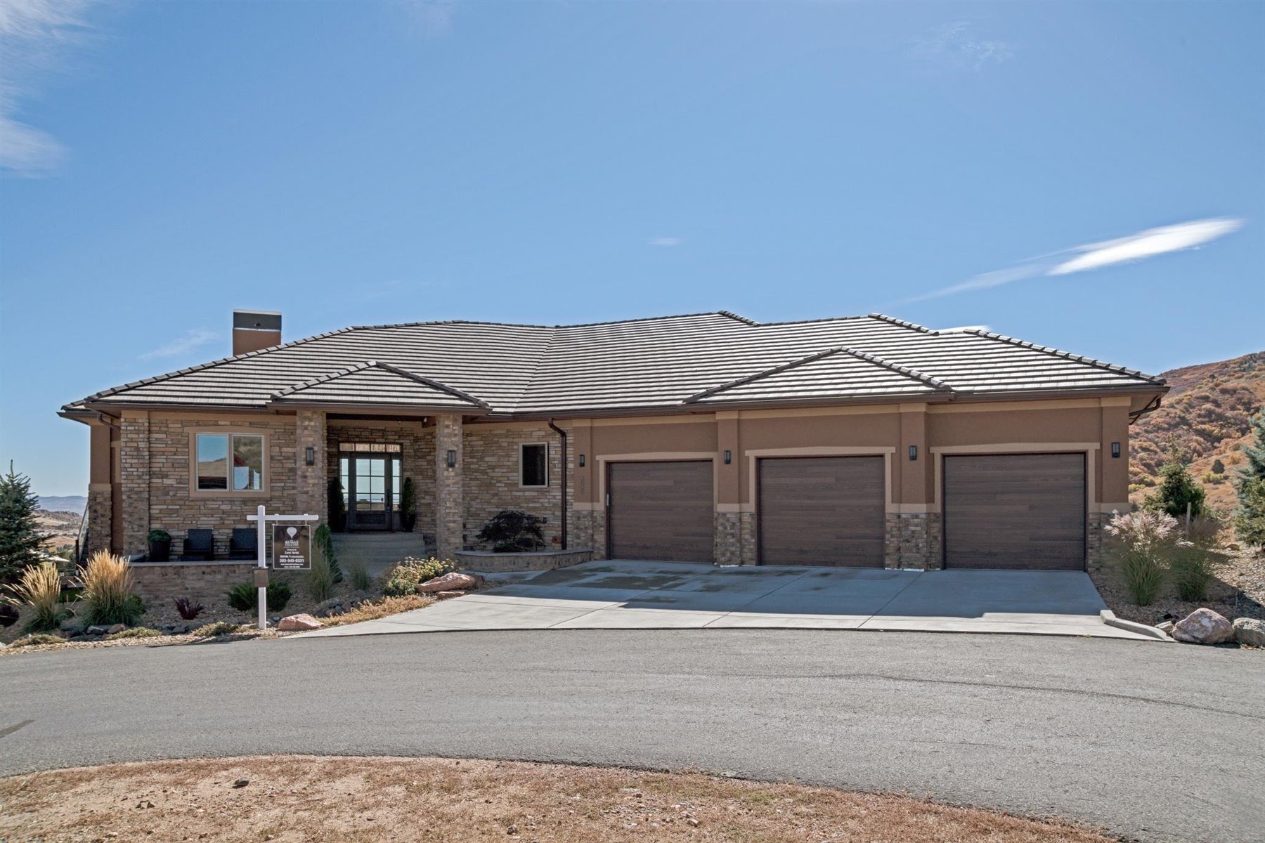 6193 Scarlet Thorn Circle