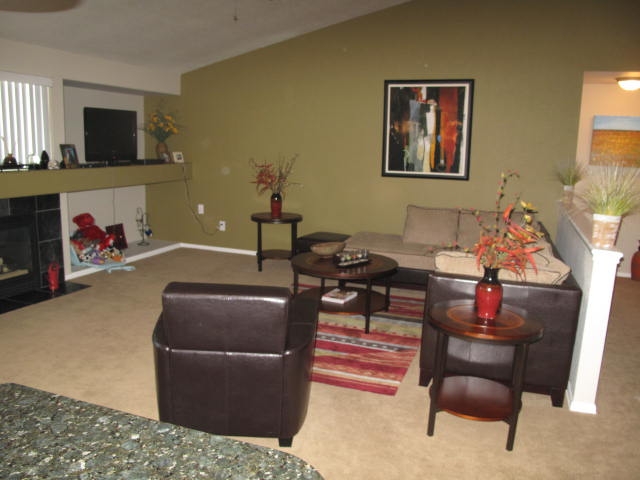 4-family room