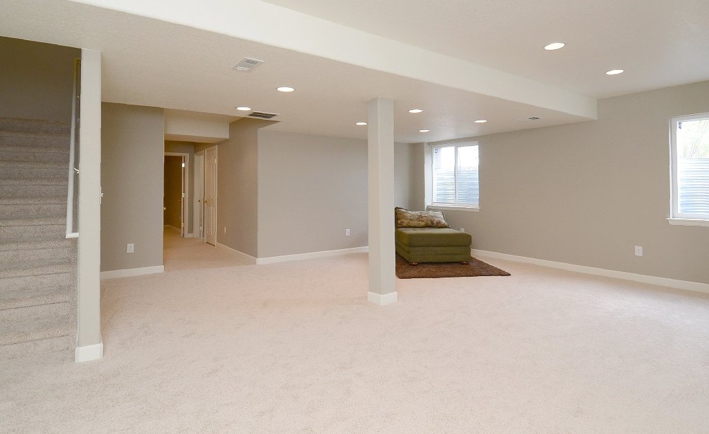 Basement Ent Room.jpg