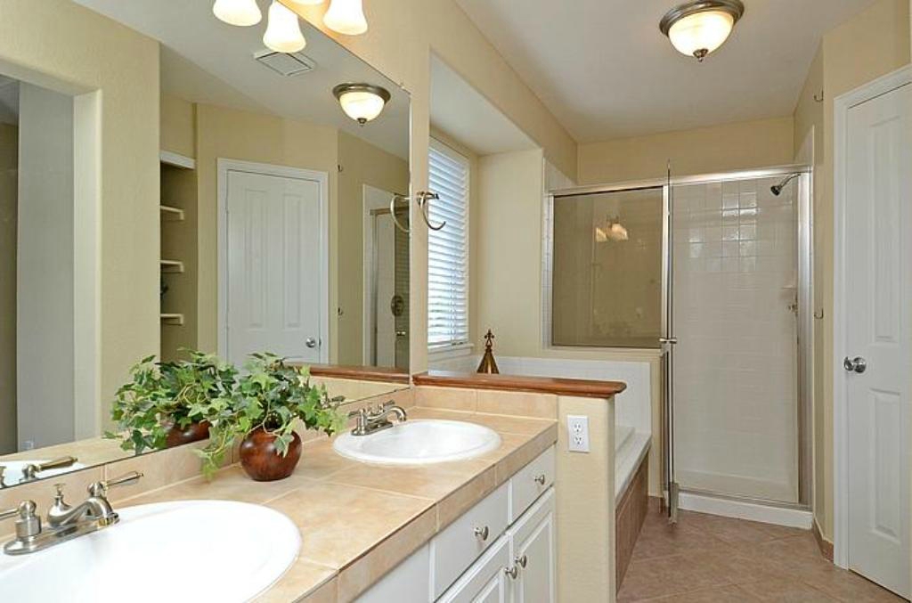 Master Bath 3.jpg