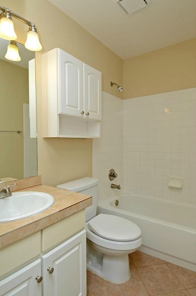 Lower Bath2.jpg