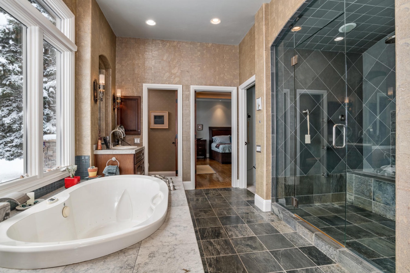 Jetted Soaking Tub & Double Sized Steam Shower