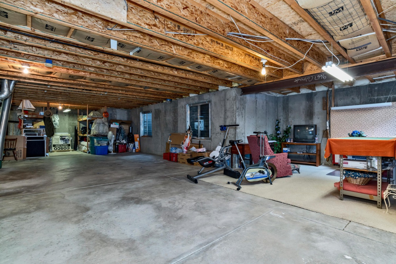1,200 sq ft in Unfinished Open Basement
