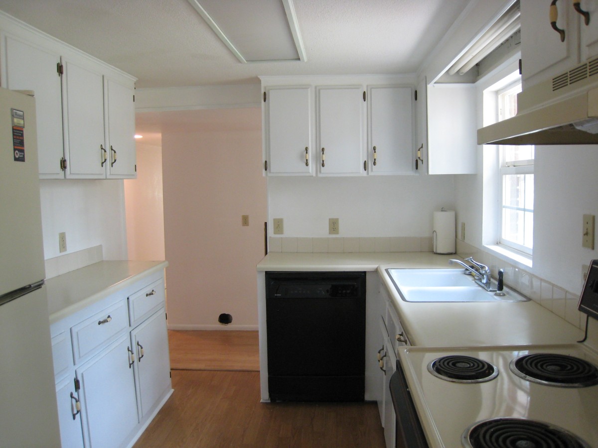 Kitchen appliances included