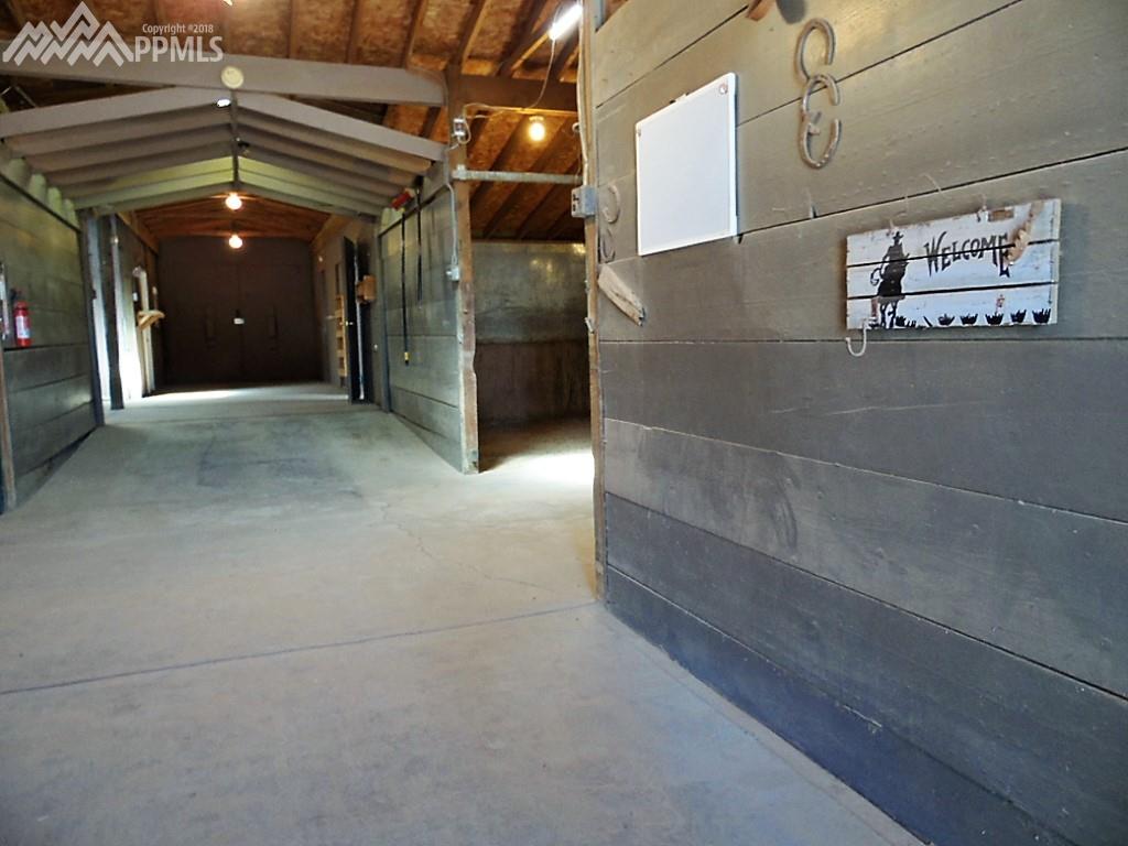 Entry of Barn~Come On In!