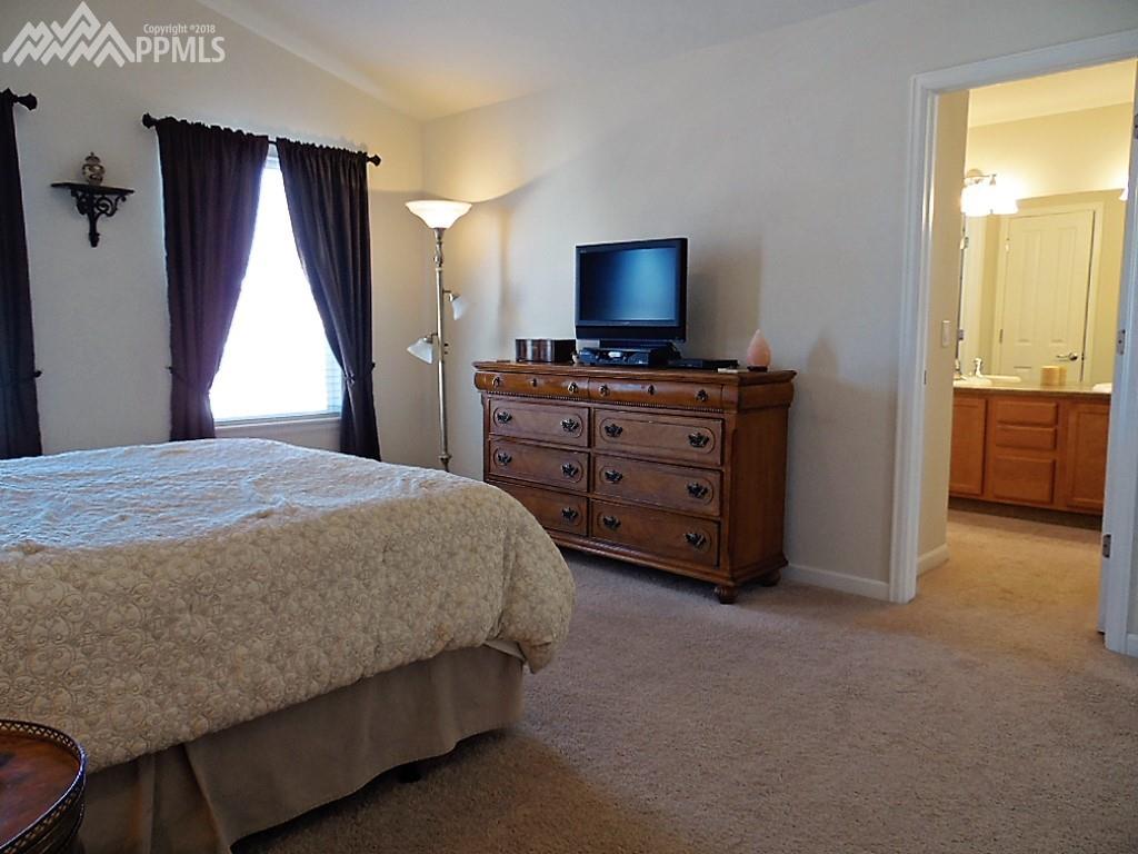 Comfortable master living adjoining master bath & walk-in closet!