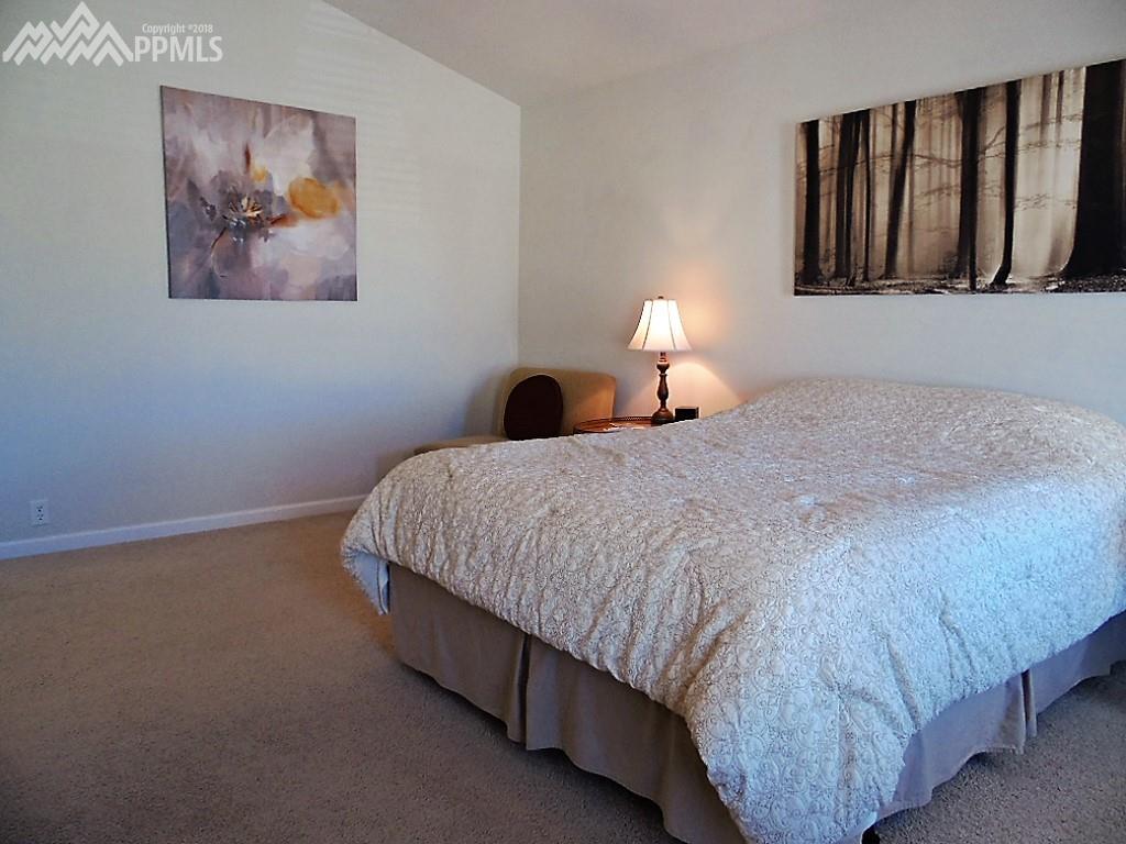 Lots of wall space for art!