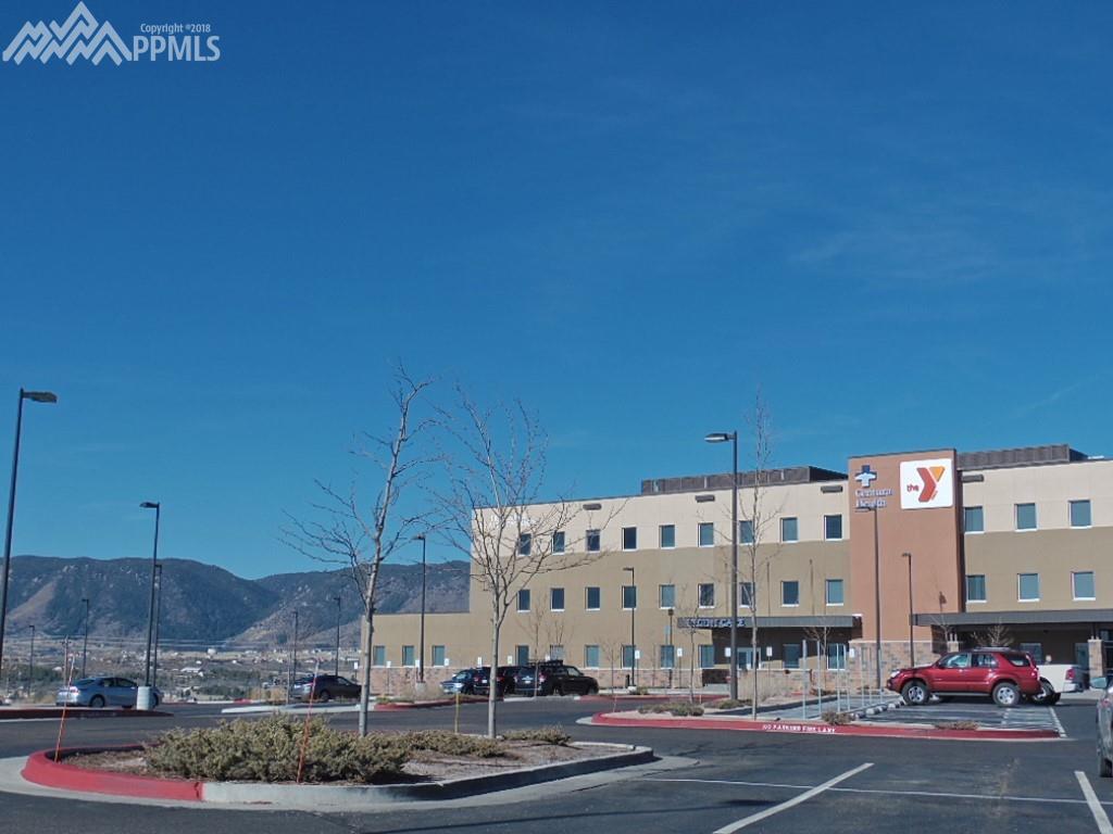 Close to community activities, YMCA, Shopping, Restaurants!