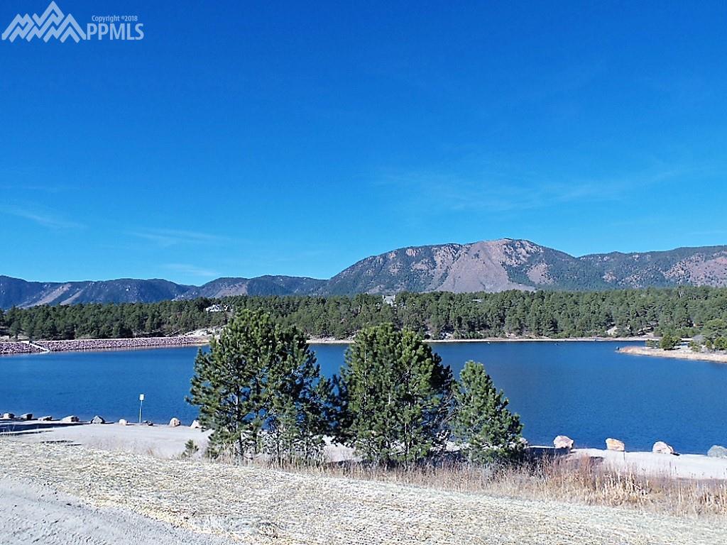 Close to hiking and fishing!