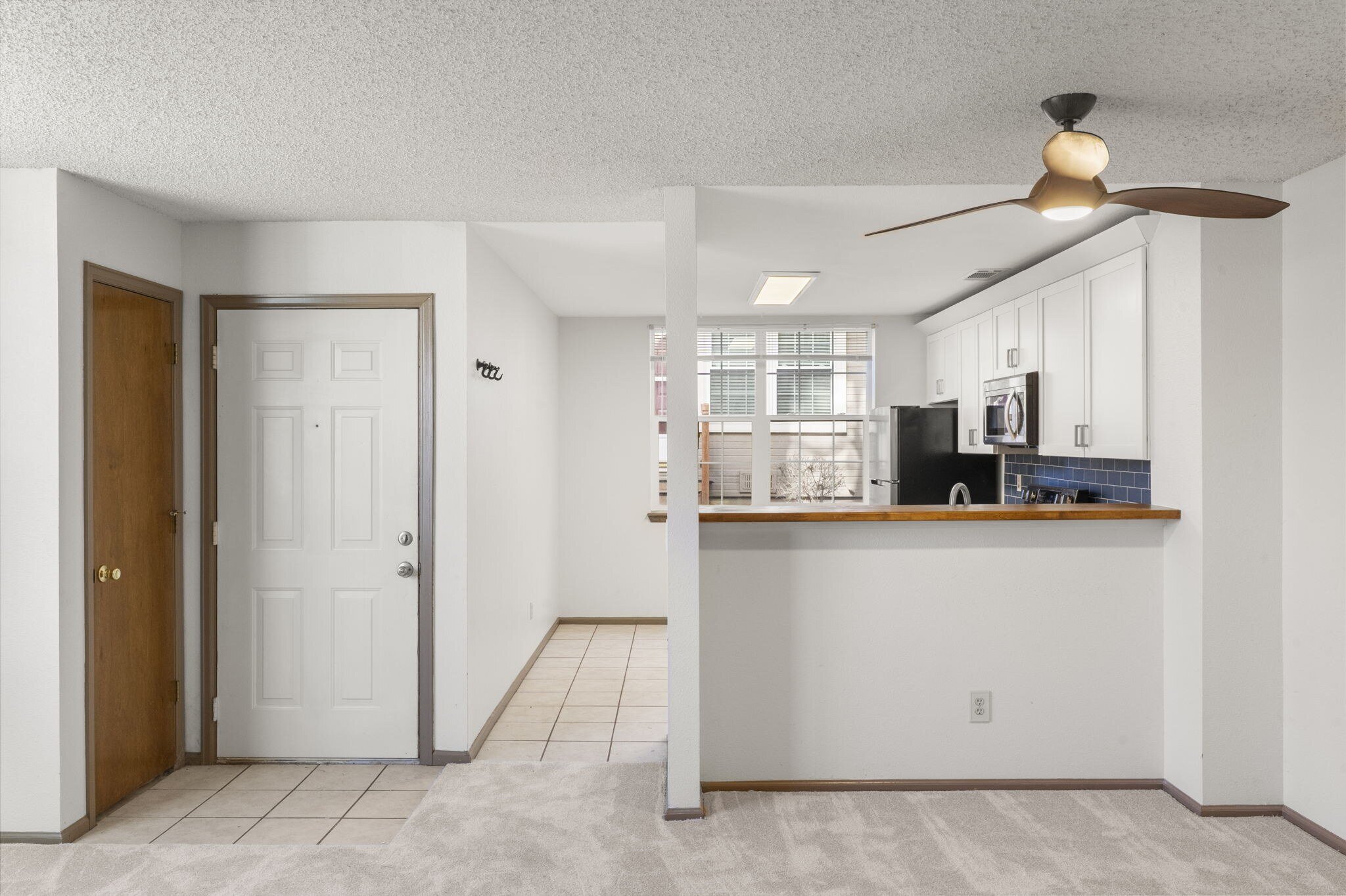 2 bath condo with washer and dryer in the unit