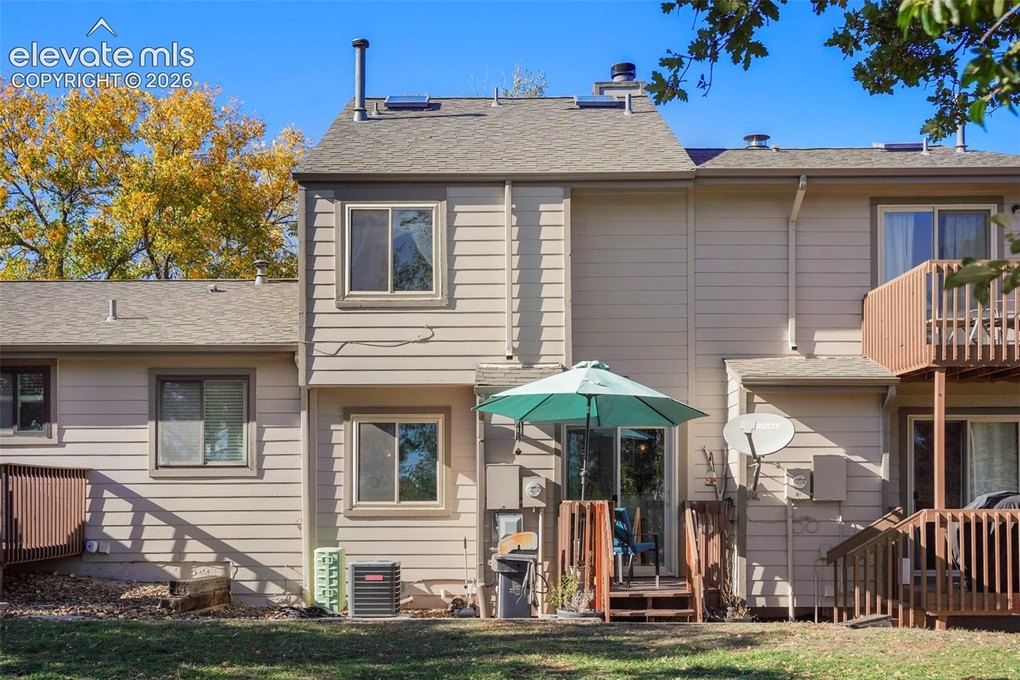 The back deck walks out onto open space that leads to a beautiful trailhead. 