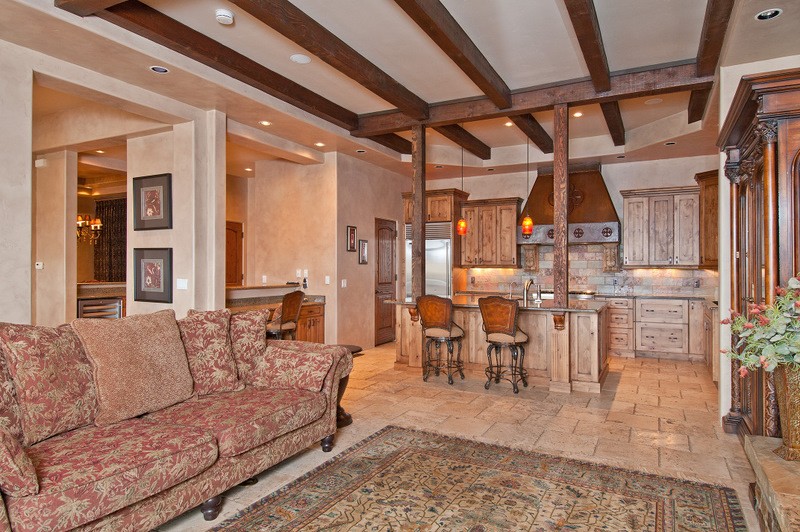 Family room - kitchen