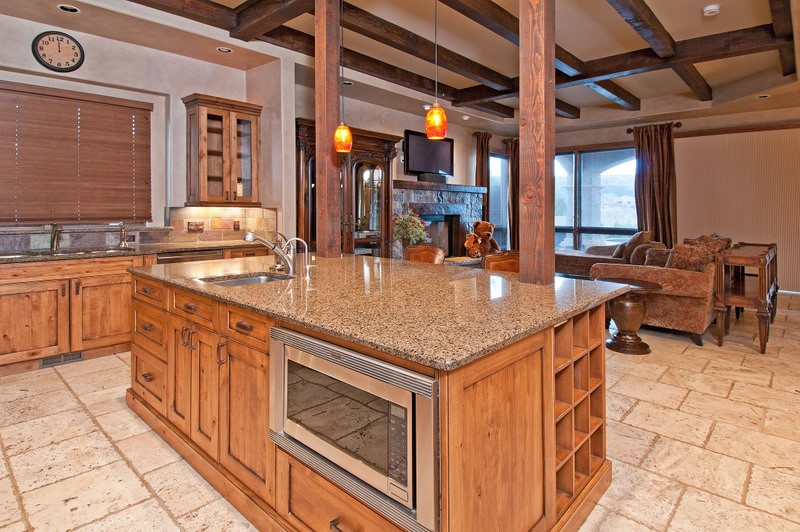 Kitchen - family room