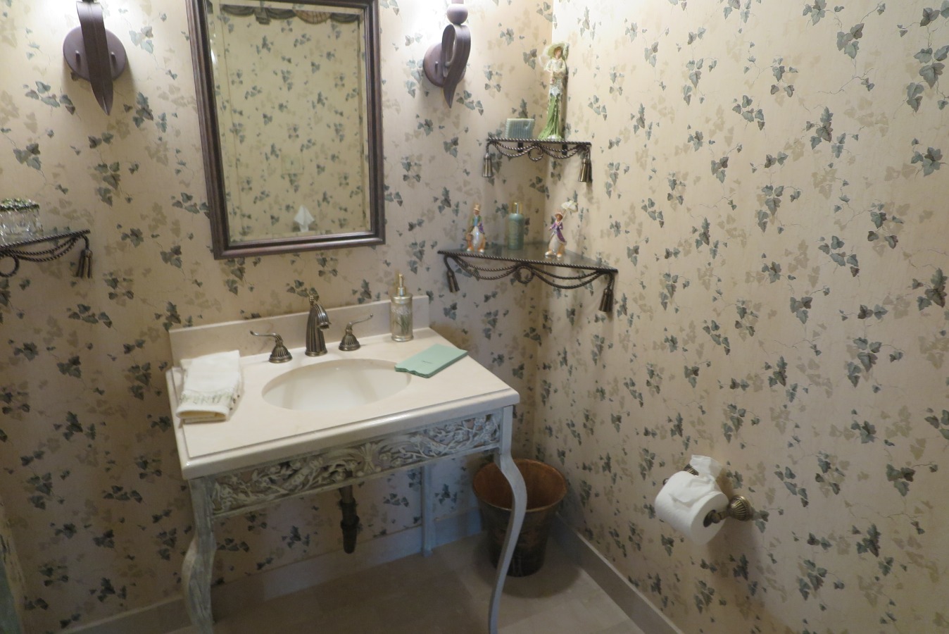 Powder room