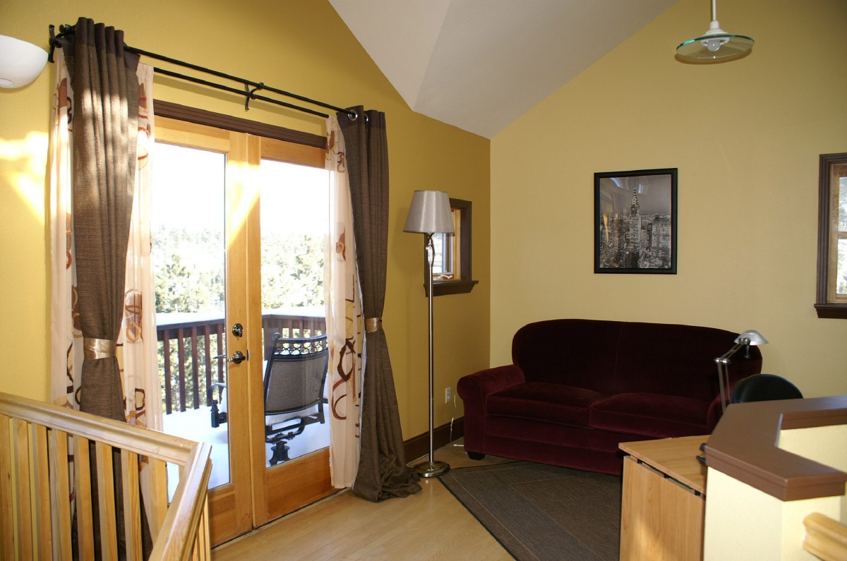 Balcony to Panoramic Views