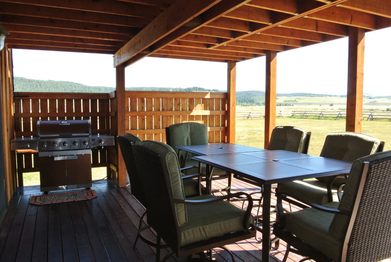 Shaded Dining Lower Deck