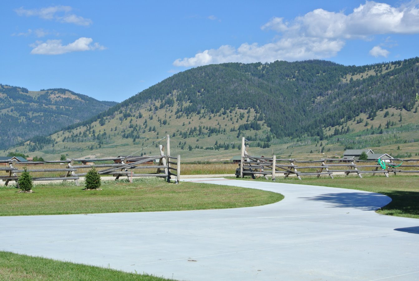 Gated Circular Concrete Drive