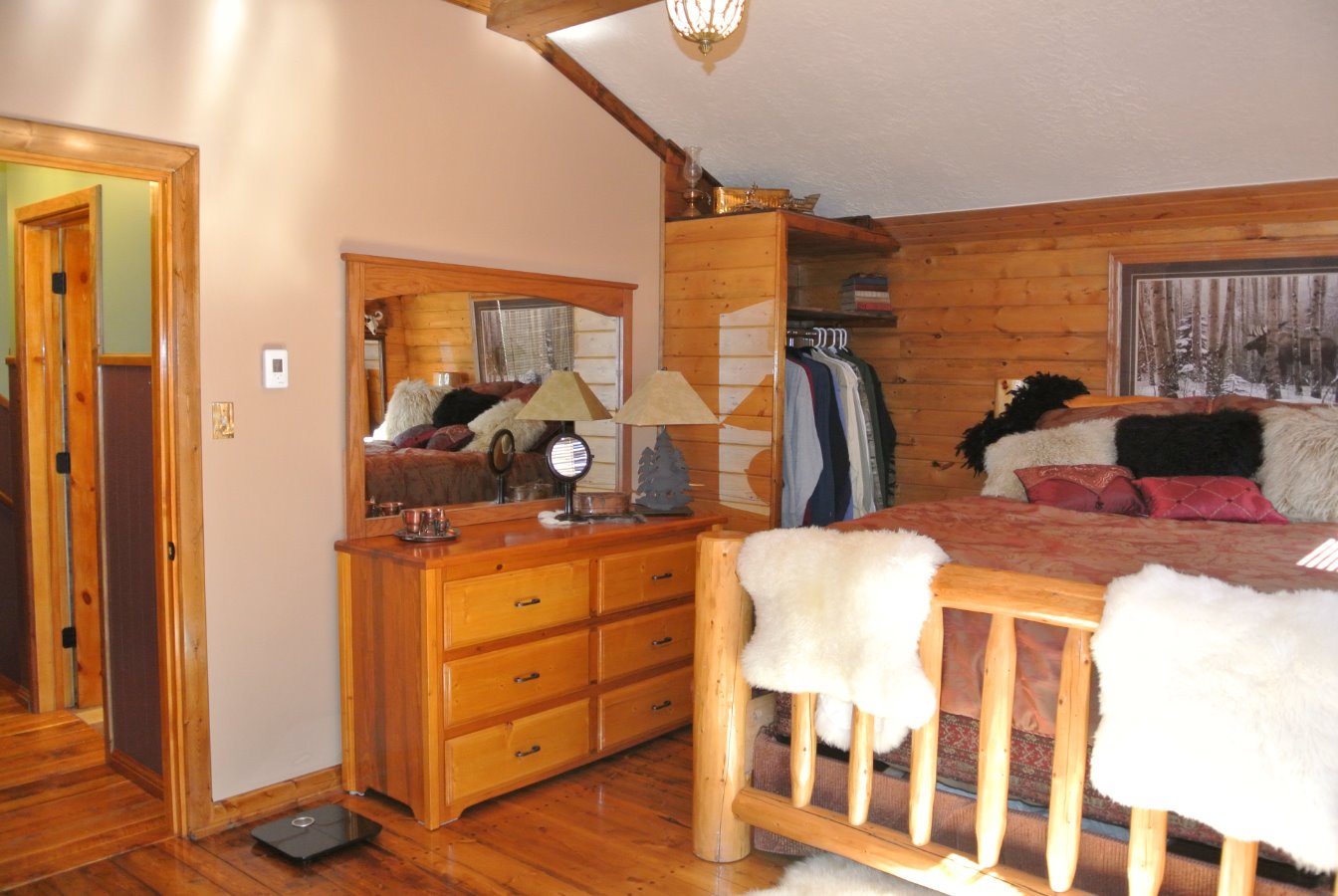 Great Light w/Hardwood Floors