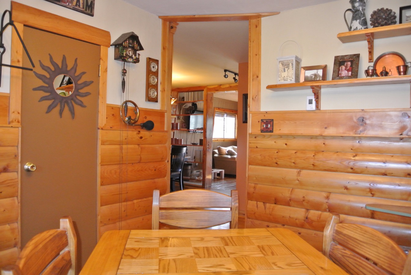 3rd Bedroom or Breakfast Nook
