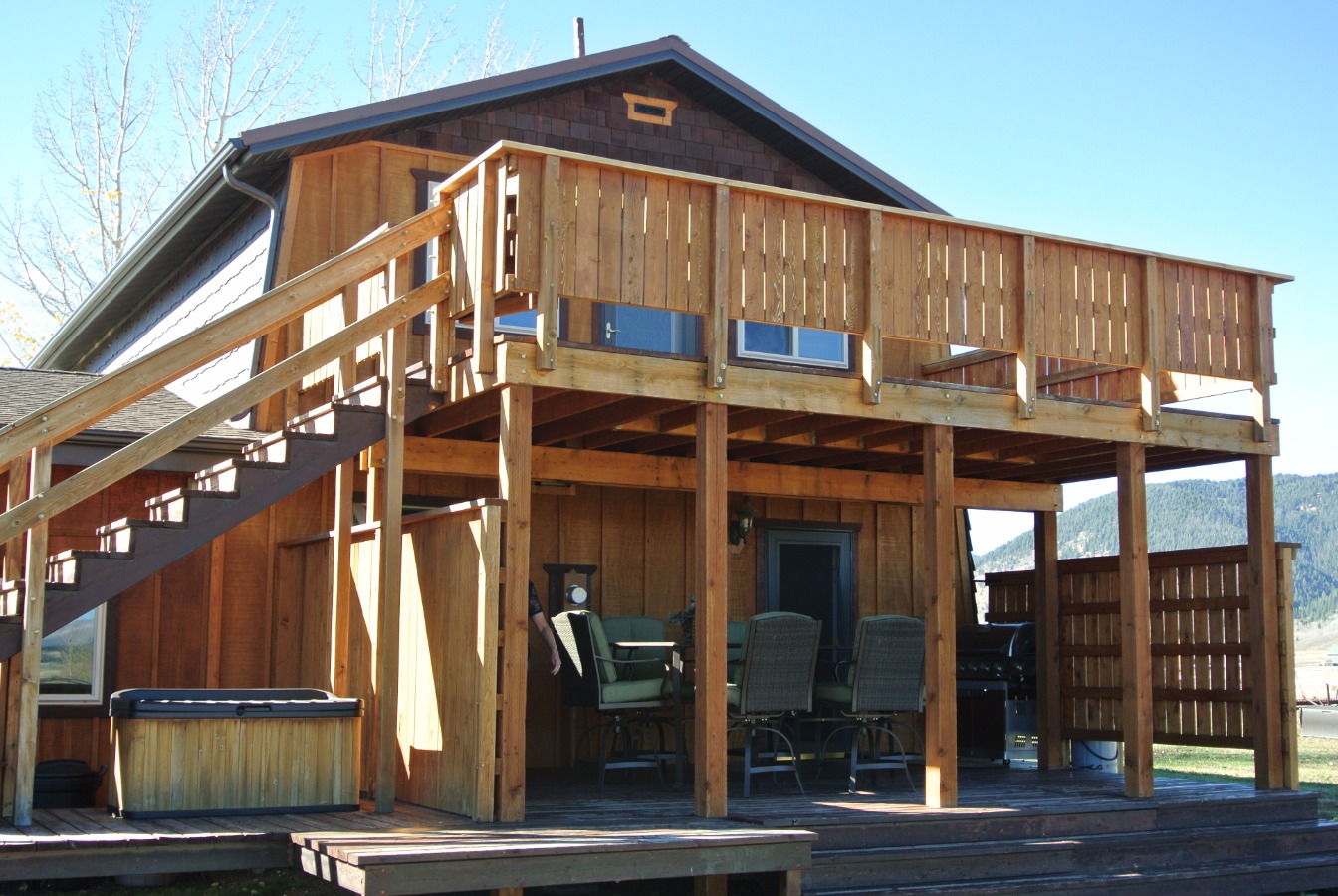 Upper Deck & Private Lower