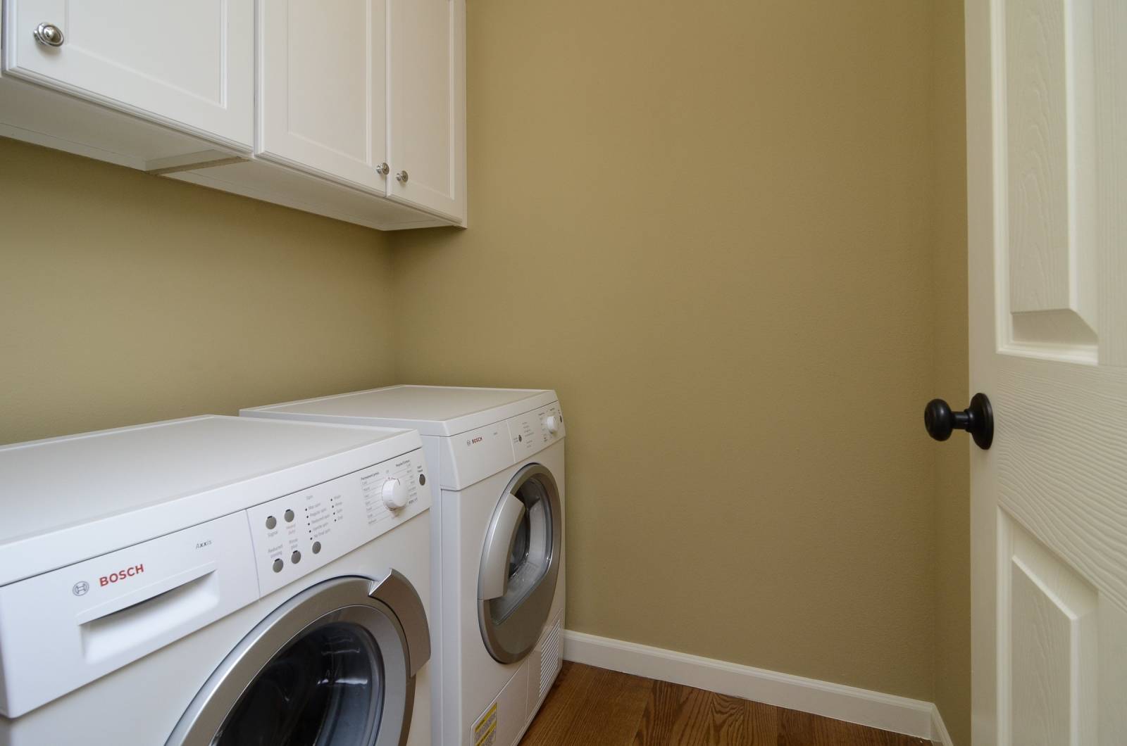 6721_s_kearney_ct_MLS1058284_HID701216_ROOMlaundry