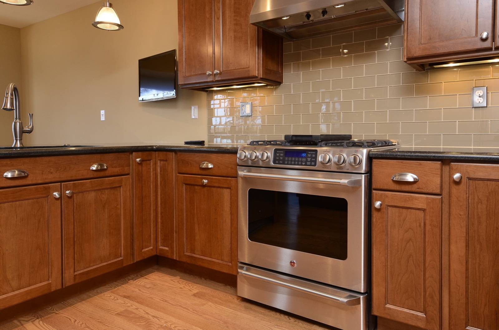 6721_s_kearney_ct_MLS1058284_HID701216_ROOMkitchen