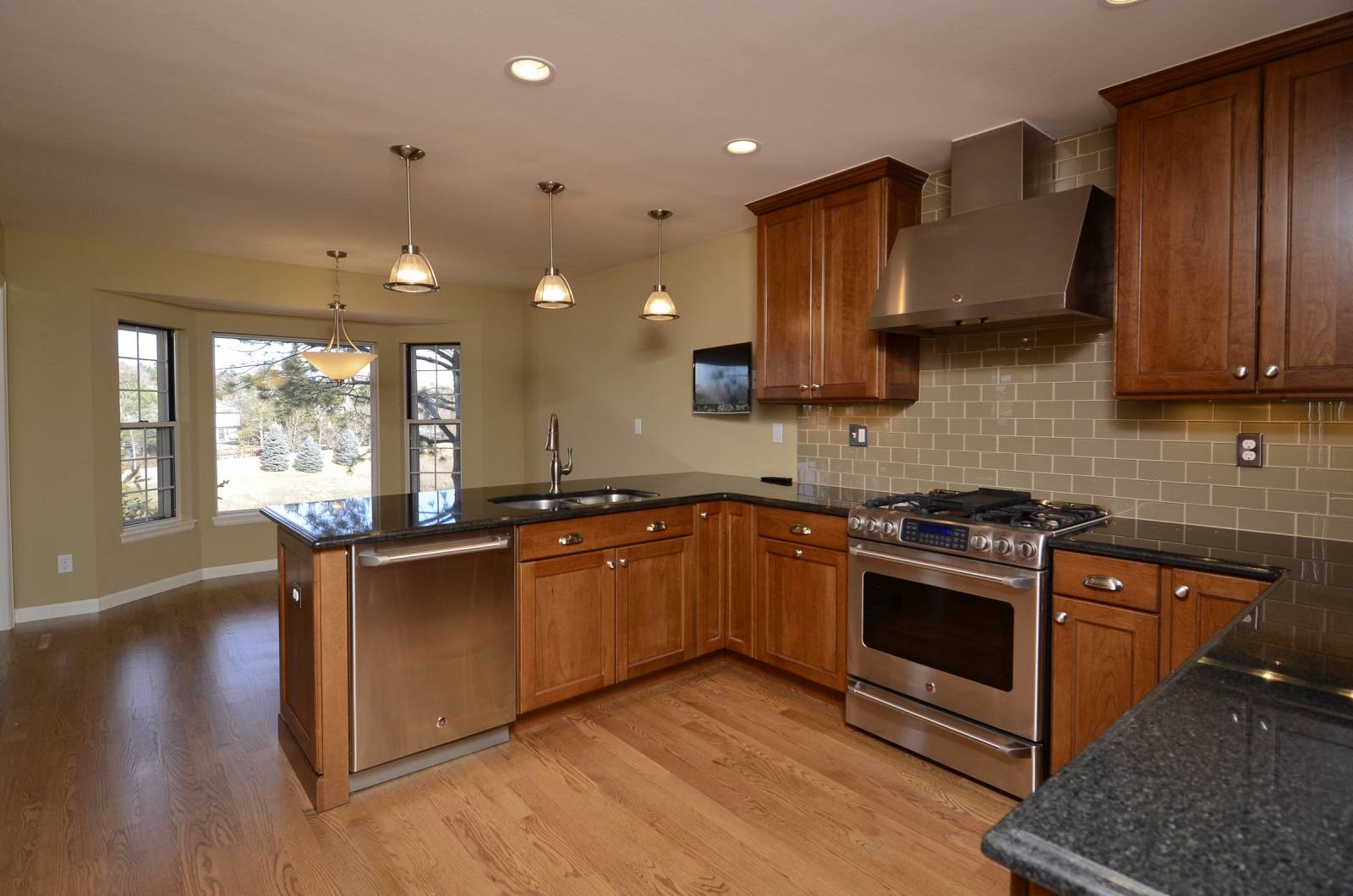 6721_s_kearney_ct_MLS1058284_HID701216_ROOMkitchen