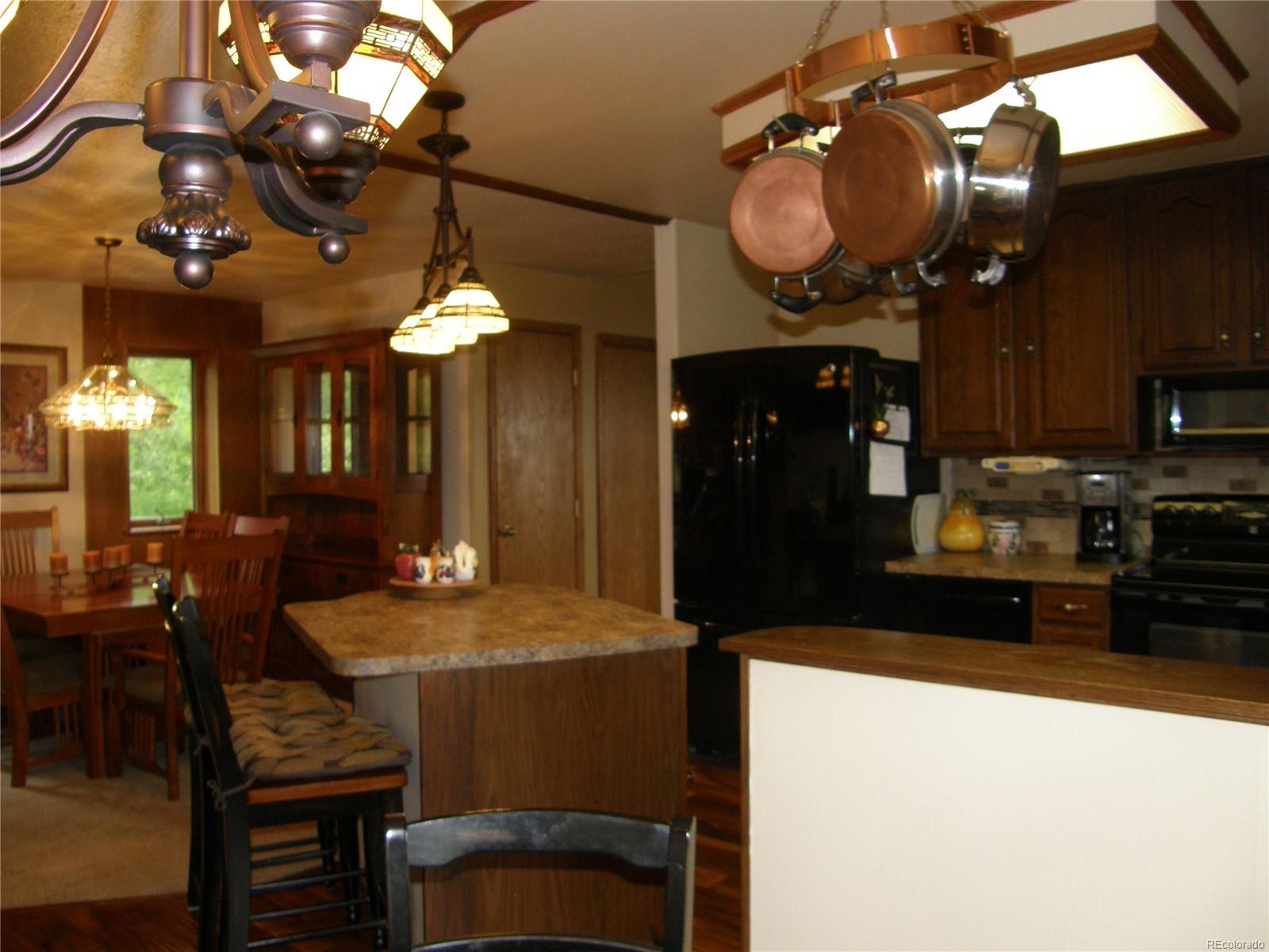 Spacious kitchen/dining room area