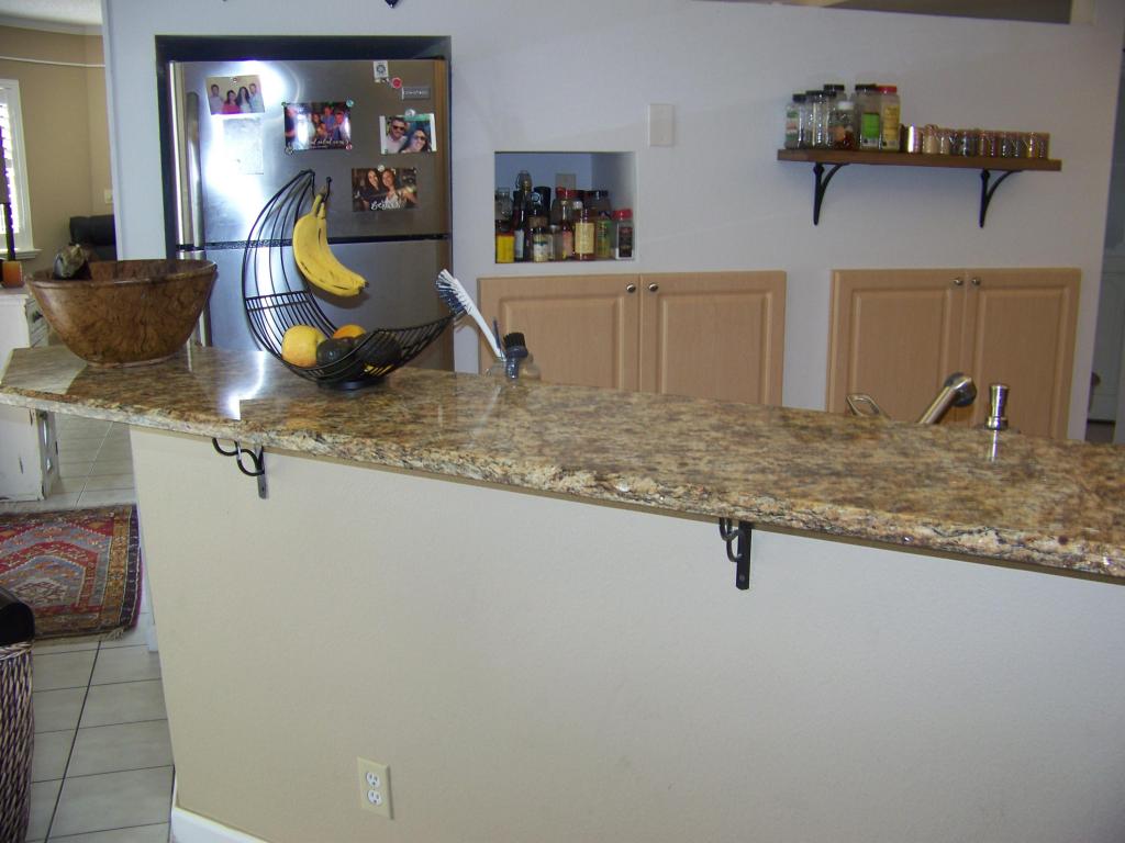 Granite Kitchen Breakfast Bar