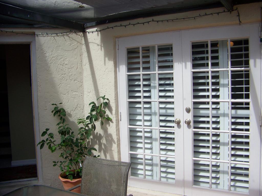 SPACIOUS PATIO