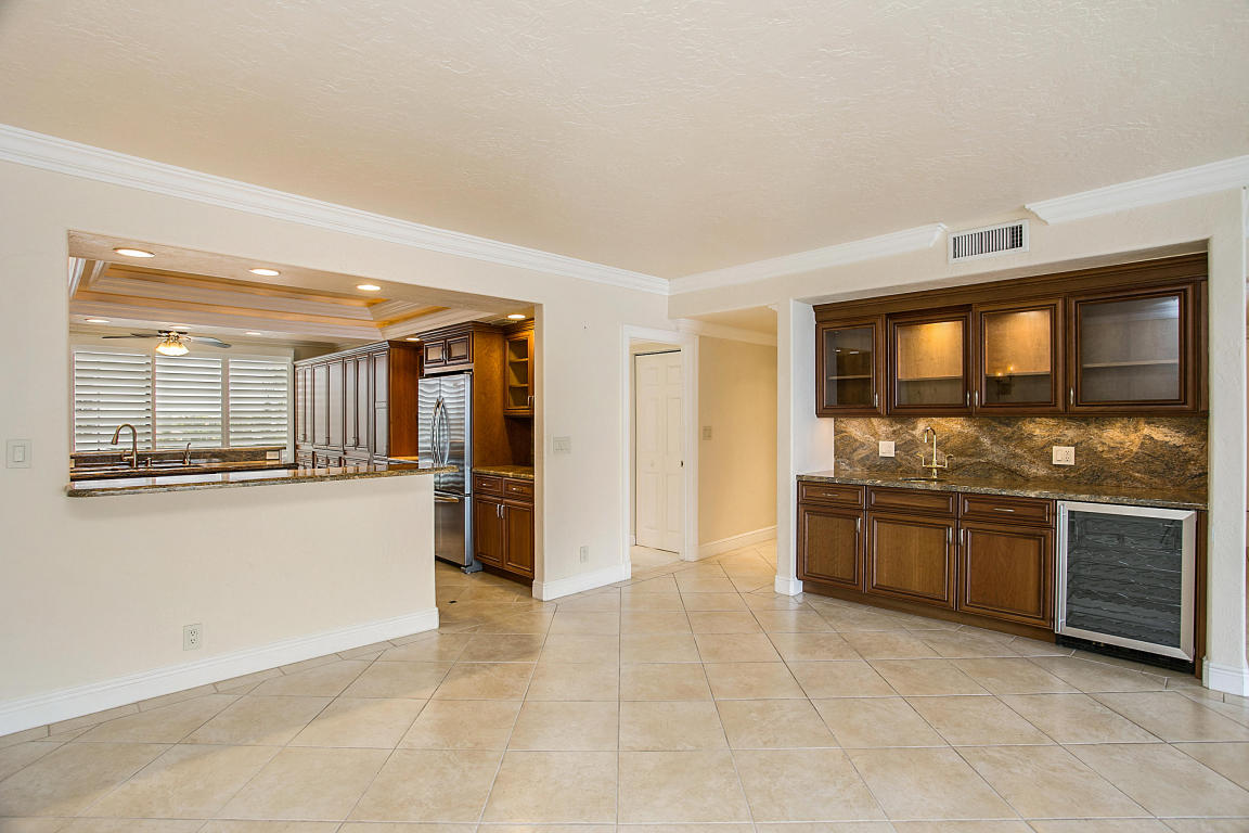 CUSTOM WET BAR