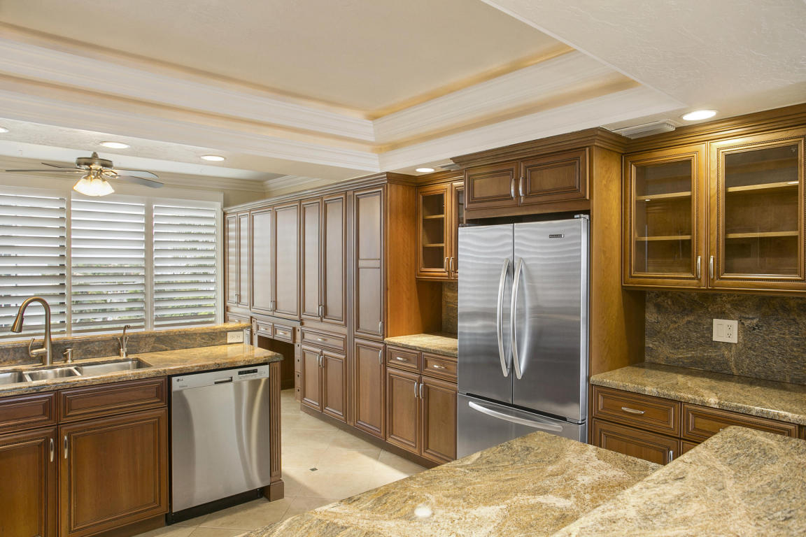 CUSTOM KITCHEN