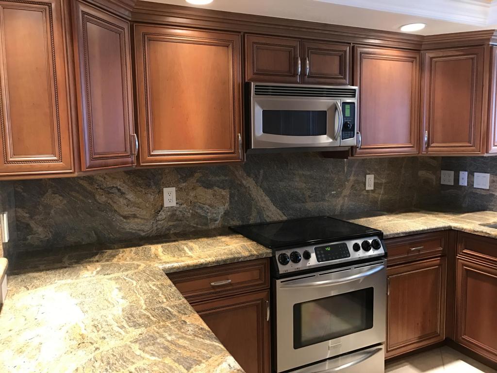 CUSTOM KITCHEN