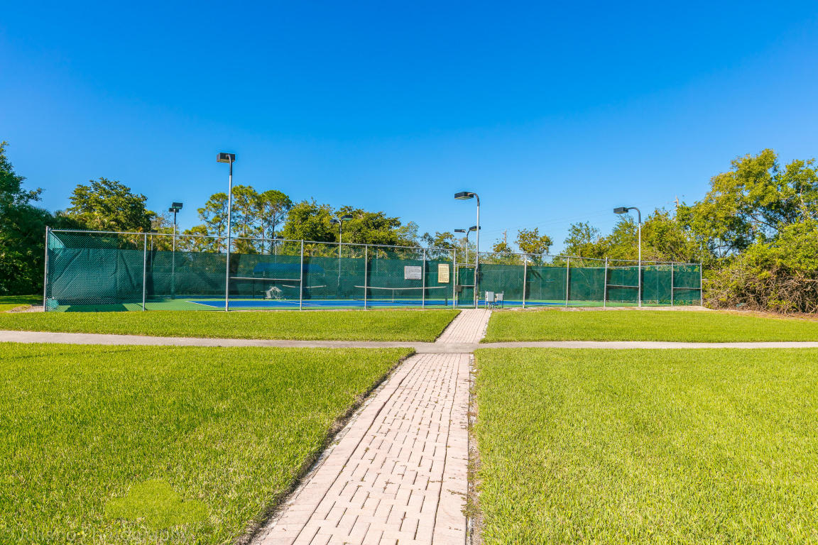 COMMUNITY TENNIS