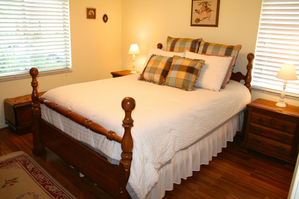 Guest bedroom- light and bright