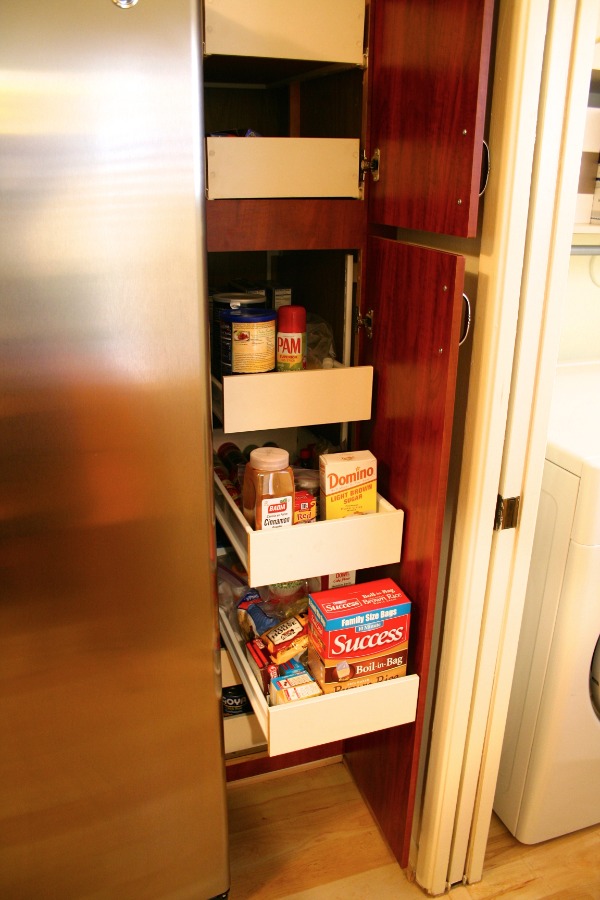 Pull out pantry!