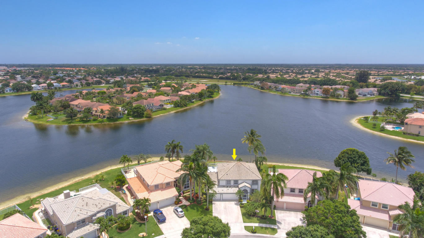 Expansive Lake View!